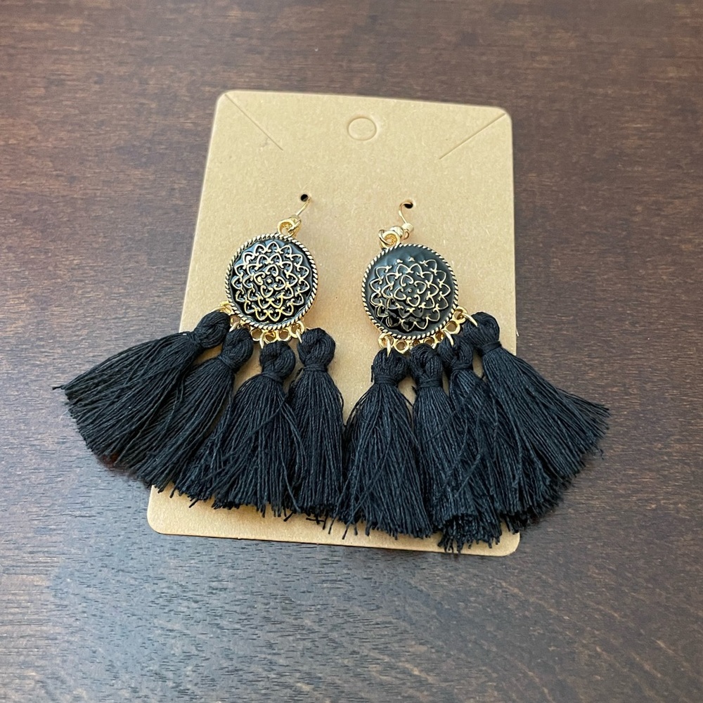 5 for $10🟢 Gold & Black Fringe Bohemian Earrings